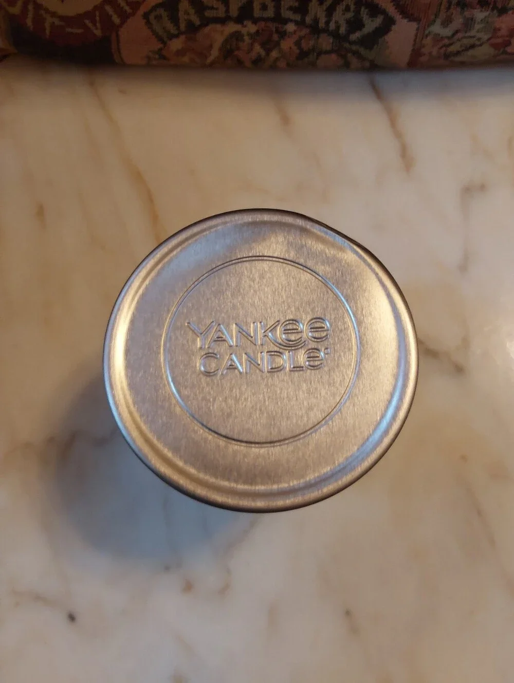 NWT Yankee Candle, White Spruce And Grapefruit, In Glass Container
